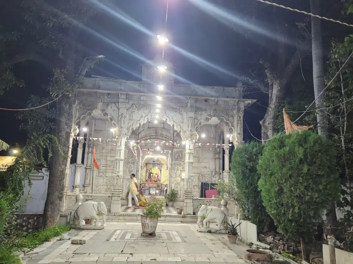 Hotels near Jagannath Temple