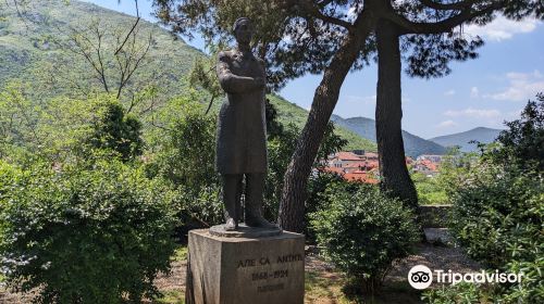 Aleksa Šantic Monument