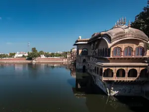 Deeg Palace