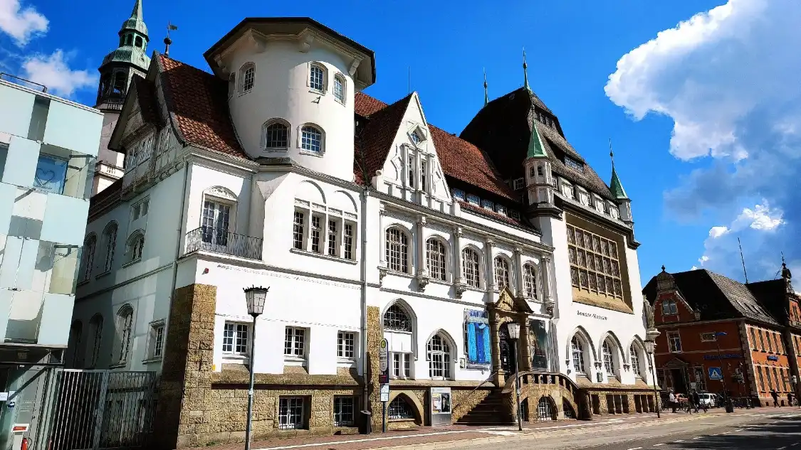 Hotels near Bomann-Museum