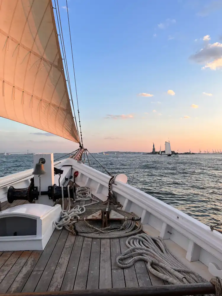 Hotel a Commercial Township