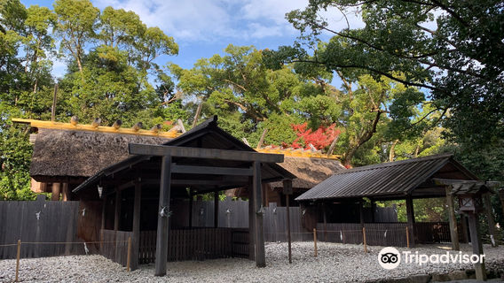 Tsukiyomi-no-miya Shrine