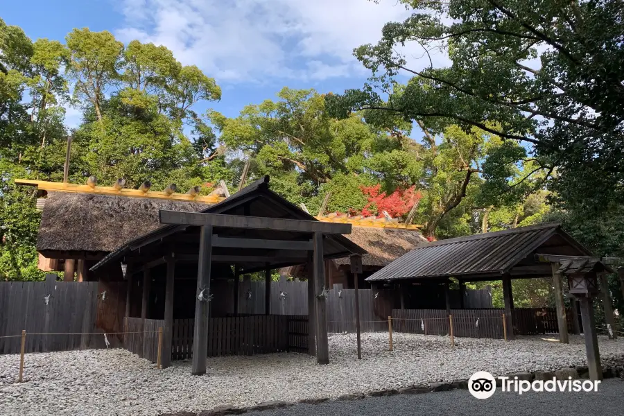 Tsukiyomi-no-miya Shrine