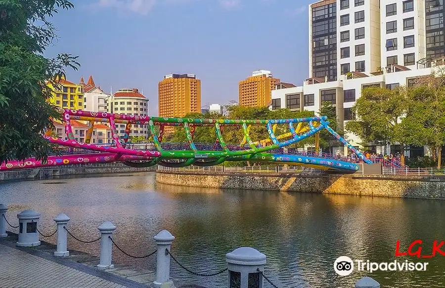 Alkaff Bridge