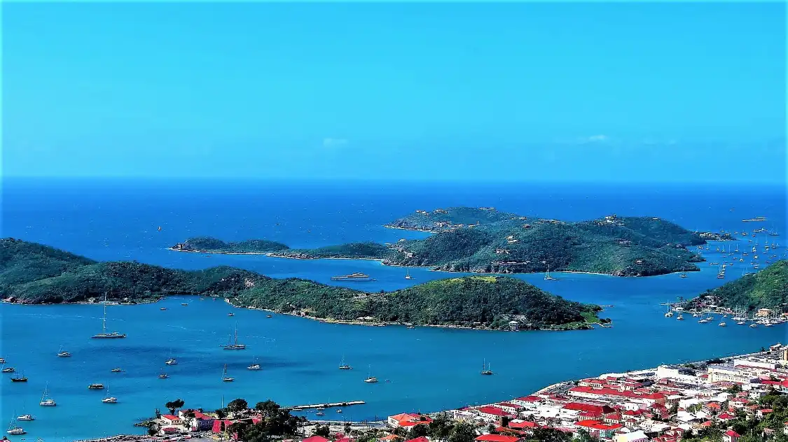 Hotels near Hassel Island