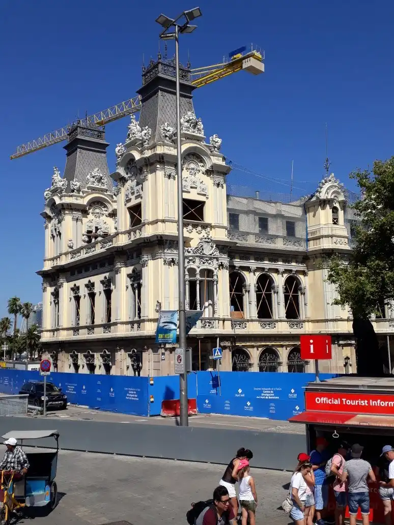 Hotel in zona Edificio de la Junta de Obras del Puerto