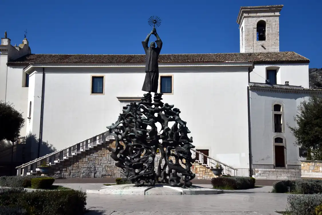 Hotels near Monumento a Padre Pio
