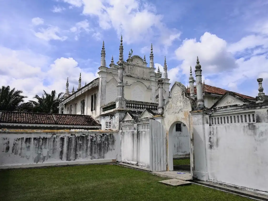 Hotels near Istana Bandar