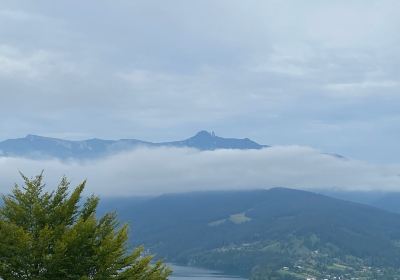 Lake Izvorul Muntelui