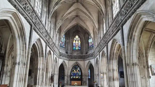 Hotels near Saint Jean Church