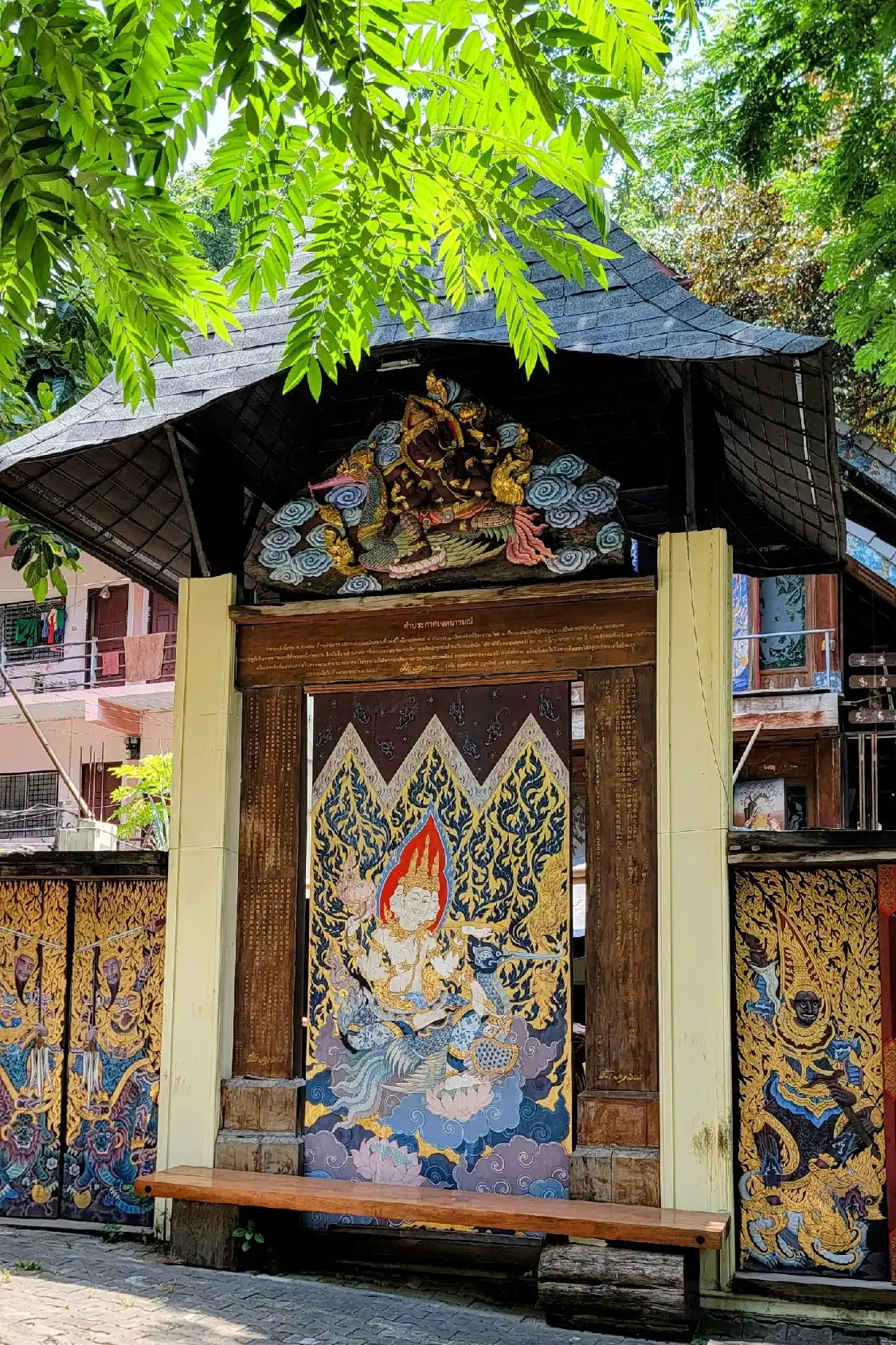 Roitawarabarn Baandhawalai - Porter house 주변 호텔