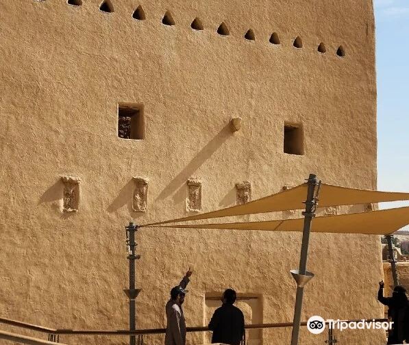 利雅得法沙利亞塔+Riyadh Zoo+圖拉伊夫+Wadi Hanifah一日遊