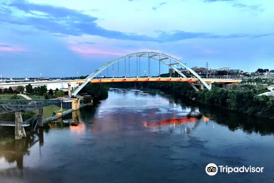 Cumberland River Pedestrian Bridge