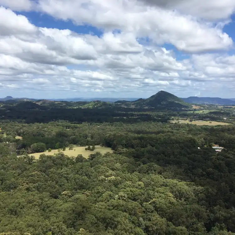 Hotels in Tinbeerwah