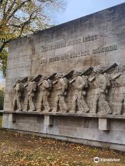War memorial at Dammtordamm