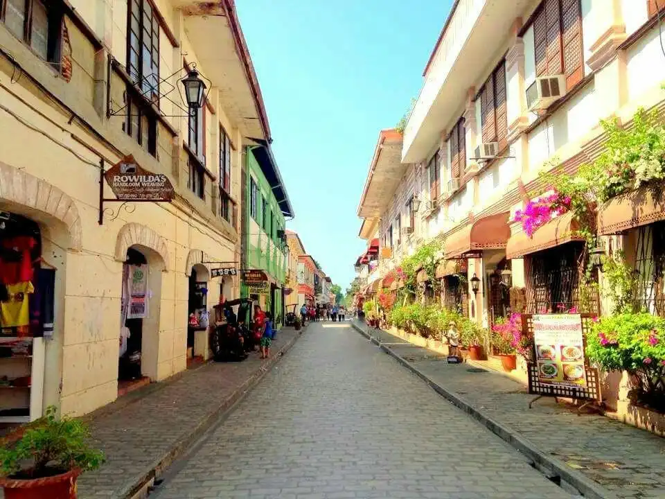 Hotels near Calle Crisologo
