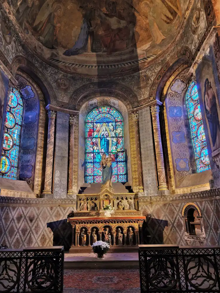 Hotel dekat Church of Sainte-Radegonde