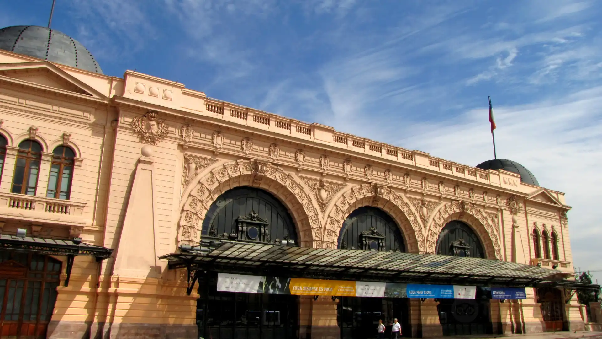 Hotels near Estación Mapocho