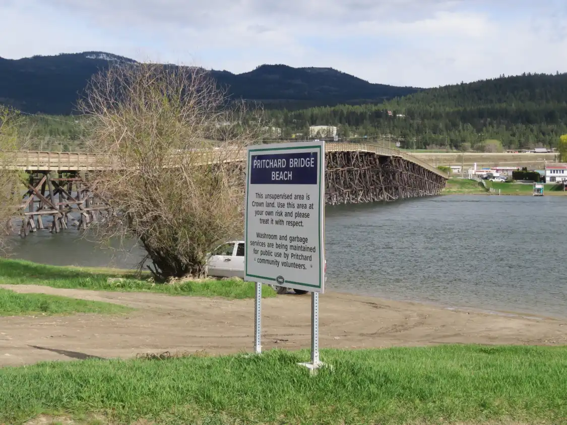 Hotels near Pritchard Provincial Park