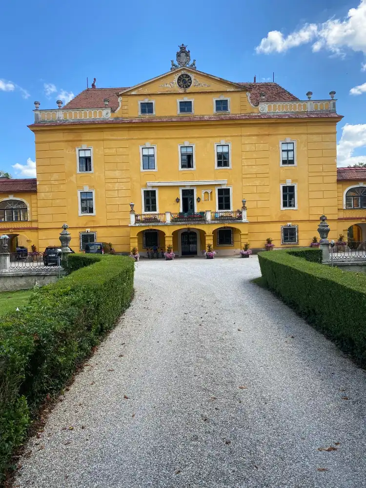 Các khách sạn ở Pottenbrunn