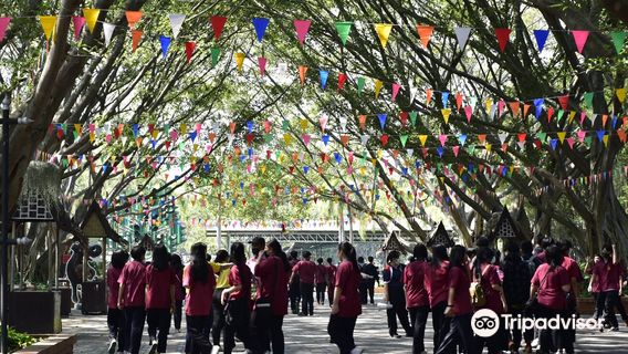 ลานแสดงช้างและฟาร์มจระเข้สามพราน