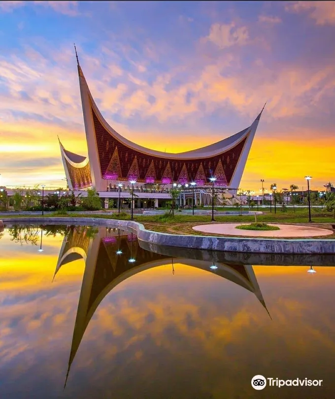 Masjid Raya Syekh Ahmad Khatib Al-Minangkabawi Sumatera Barat