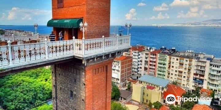 İzmir Historical Elevator Building