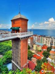 İzmir Historical Elevator Building