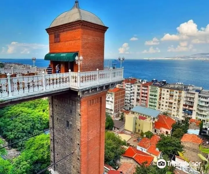 İzmir Historical Elevator Building