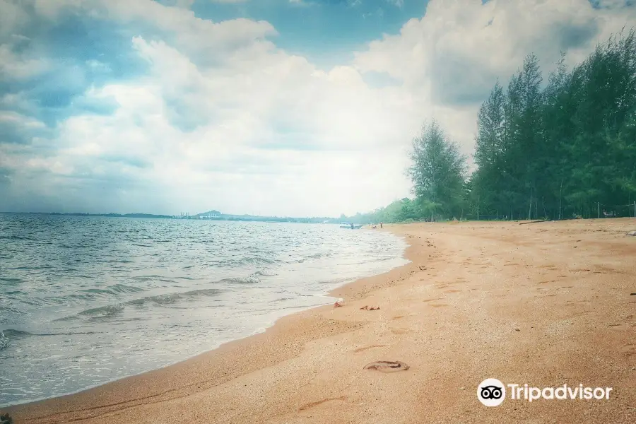 Pengkalan Balak Beach (Pantai Pengkalan Balak)