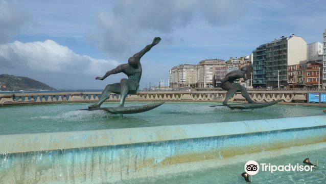 Surfers Fountain