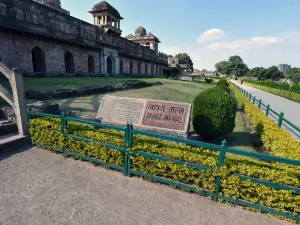 Ship Palace (Jahaz Mahal)