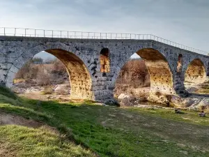 Pont Julien
