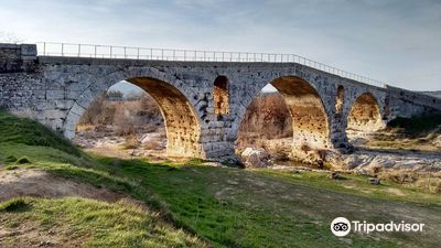 Pont Julien