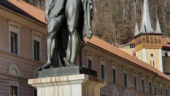 Hercules' statue