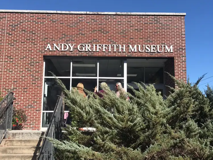 Hotels near Andy Griffith Museum