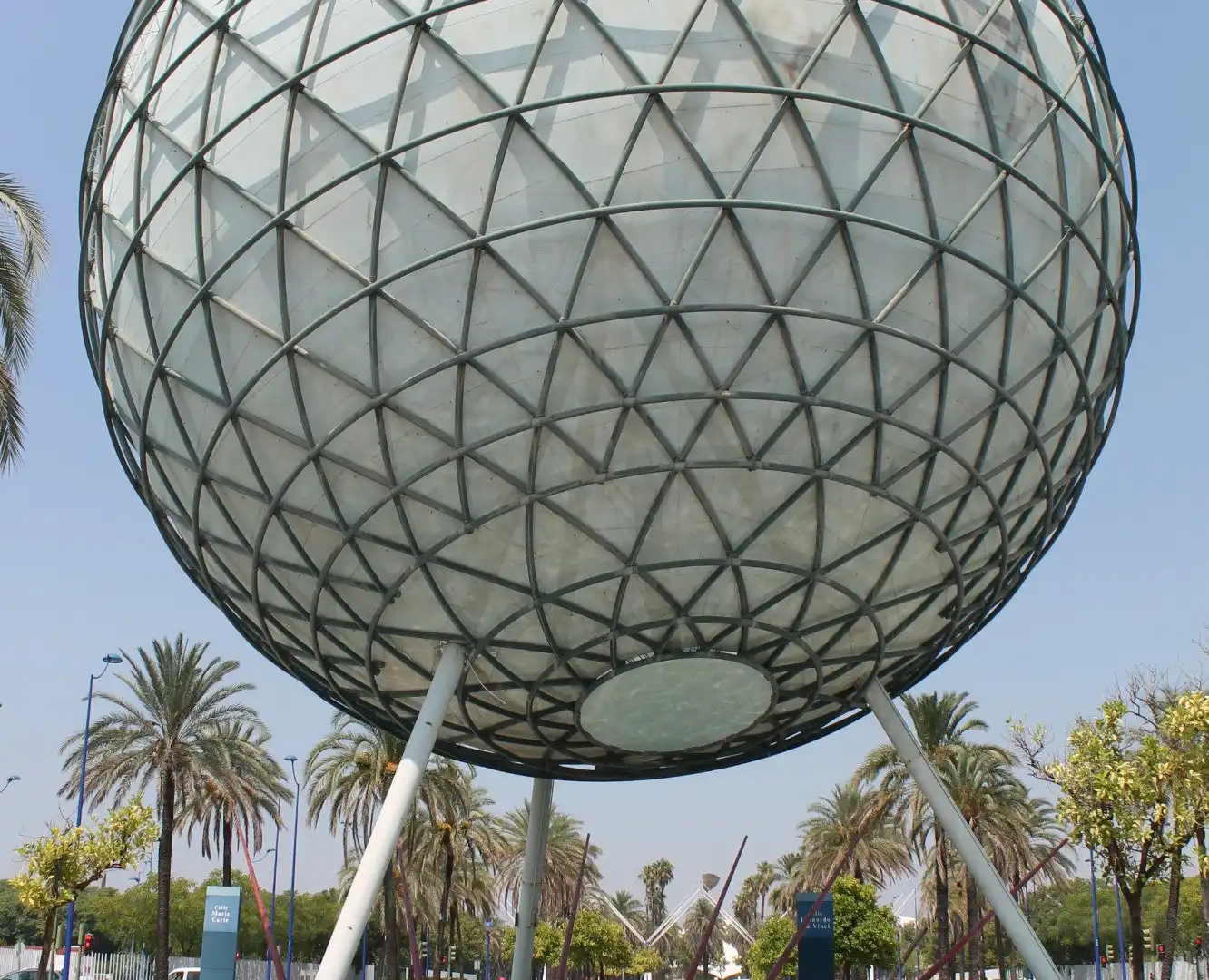 Hoteles cerca de The Biosphere From Expo 92