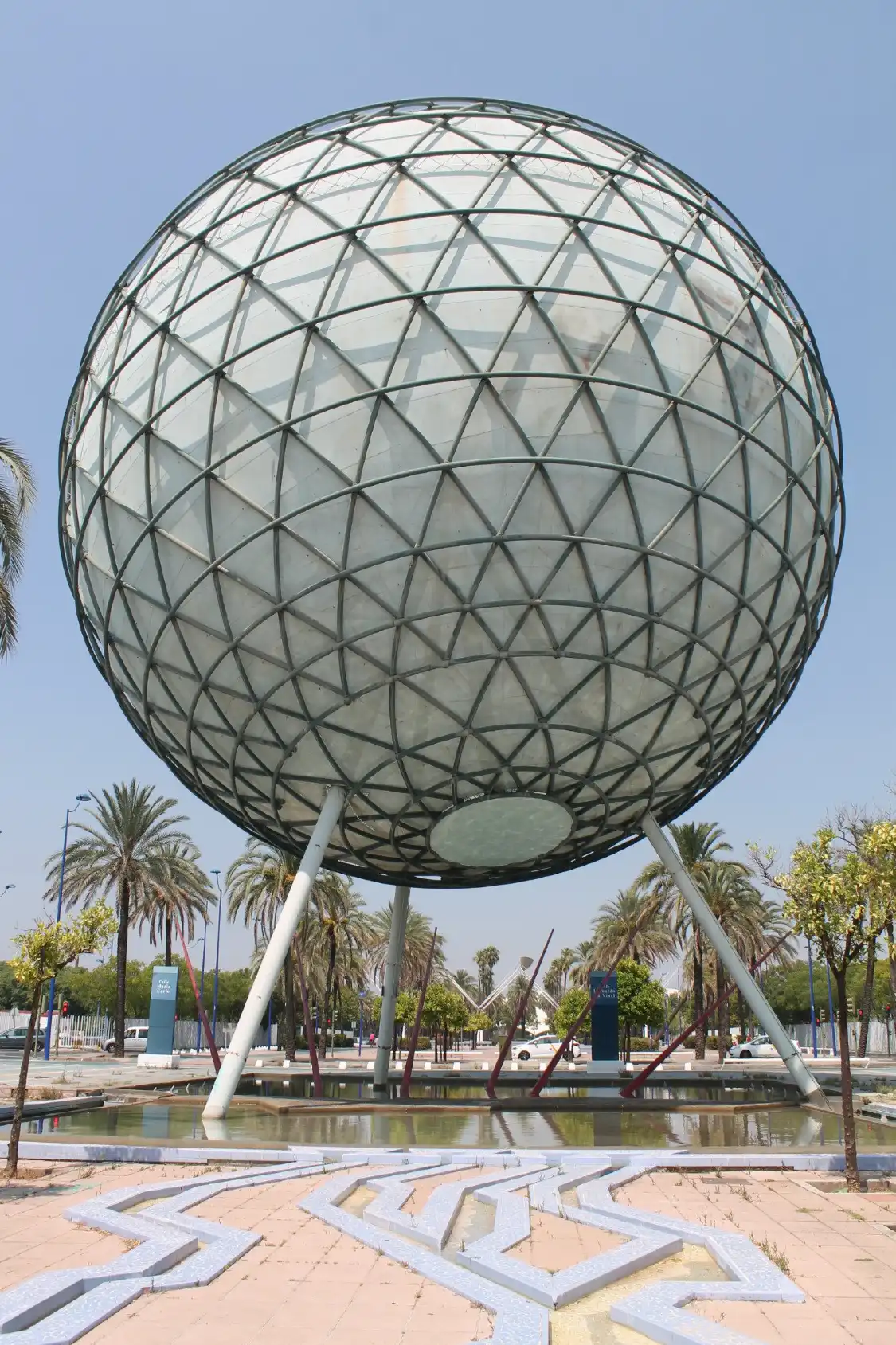 Hotels near The Biosphere From Expo 92