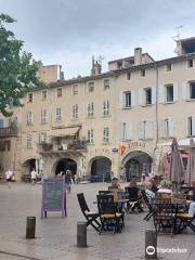 Place de Arcades