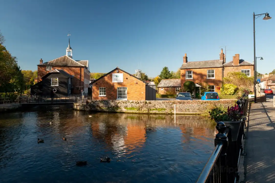 Hôtels à proximité de : Whitchurch Silk Mill