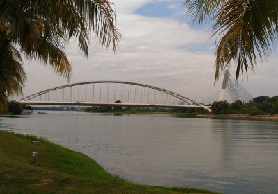 Anjung Floria