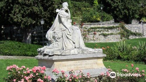 Marble statue of Empress Elisabeth