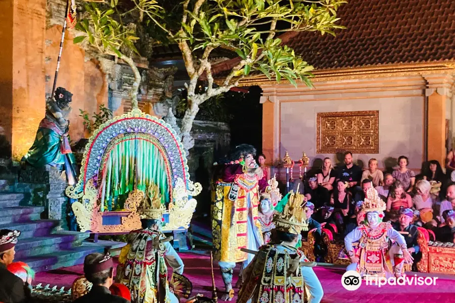 Legong and Barong Waksirsa Dance