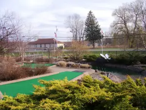 Big Dons Wild River Mini Golf