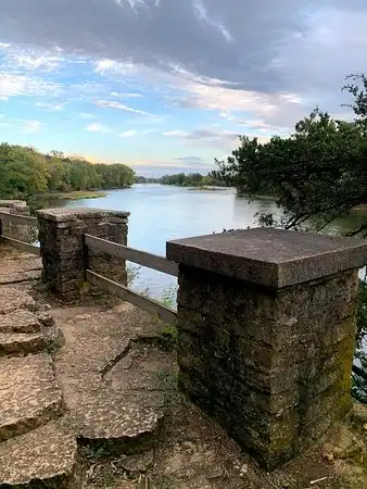 Hôtels à : Bourbonnais