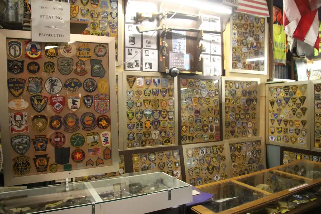 Hotel in zona military and memorabilia museum