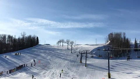 兔子坡滑雪場 attraction in 艾伯塔省