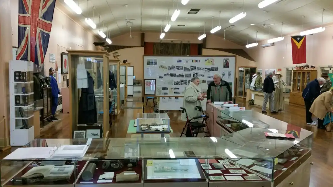 Hotels near Griffith War Memorial Museum