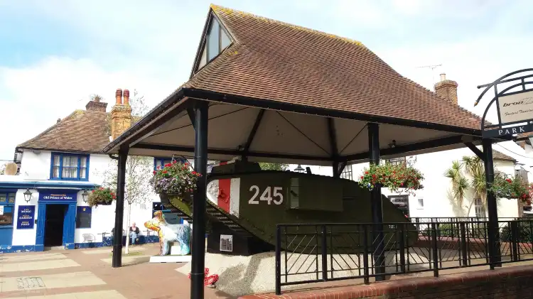 Hotels in der Nähe von The Ashford - Tank WW1