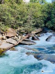 Babinda Boulders